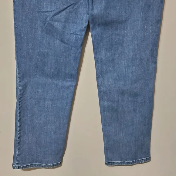 Bandolino Mandie Classic Blue Straight Leg Women's Jeans - Picture 6 of 9